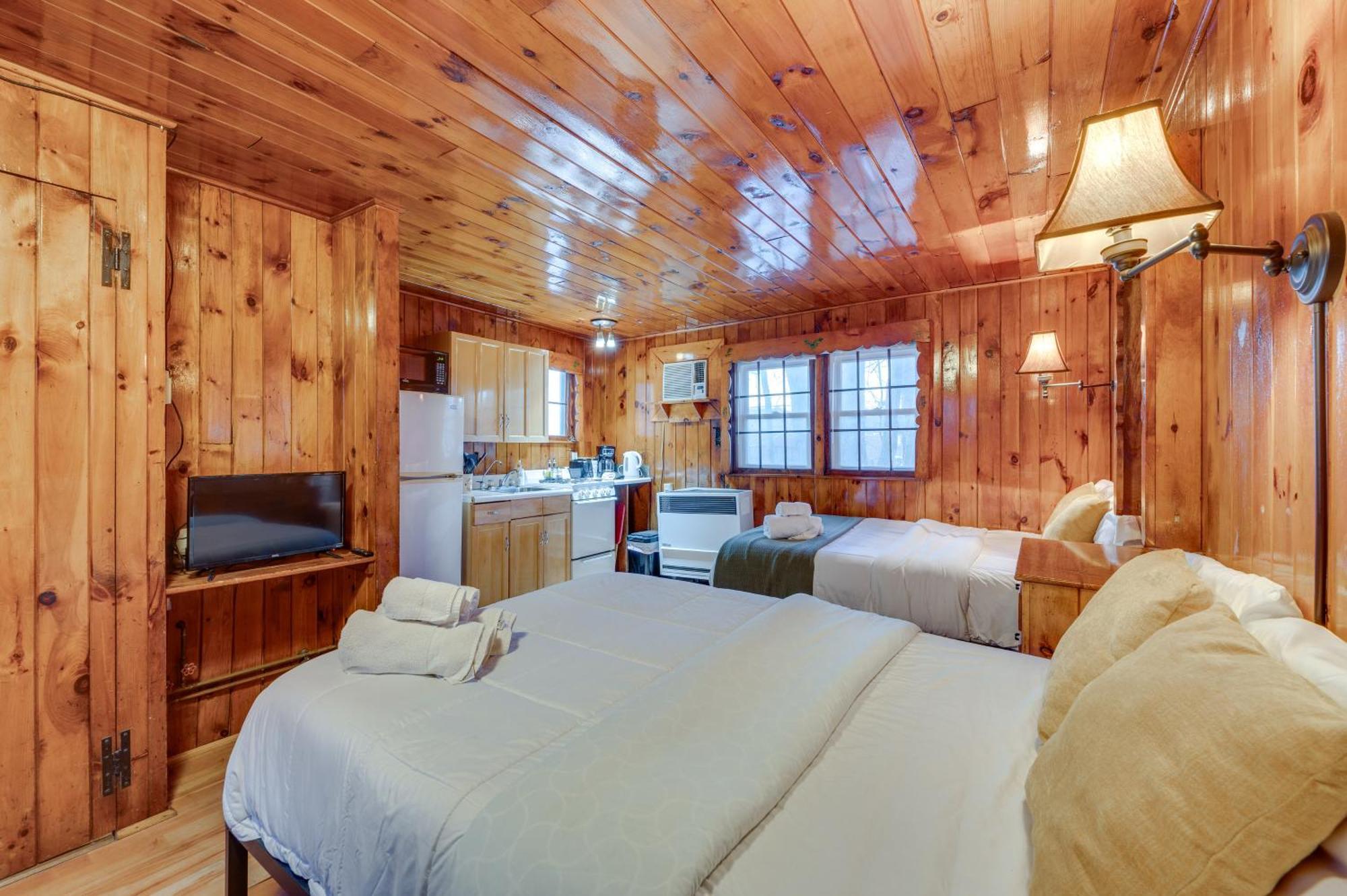 Cozy Laconia Studio With Pool Access - 2 Mi To Lake! Apartment Exterior photo