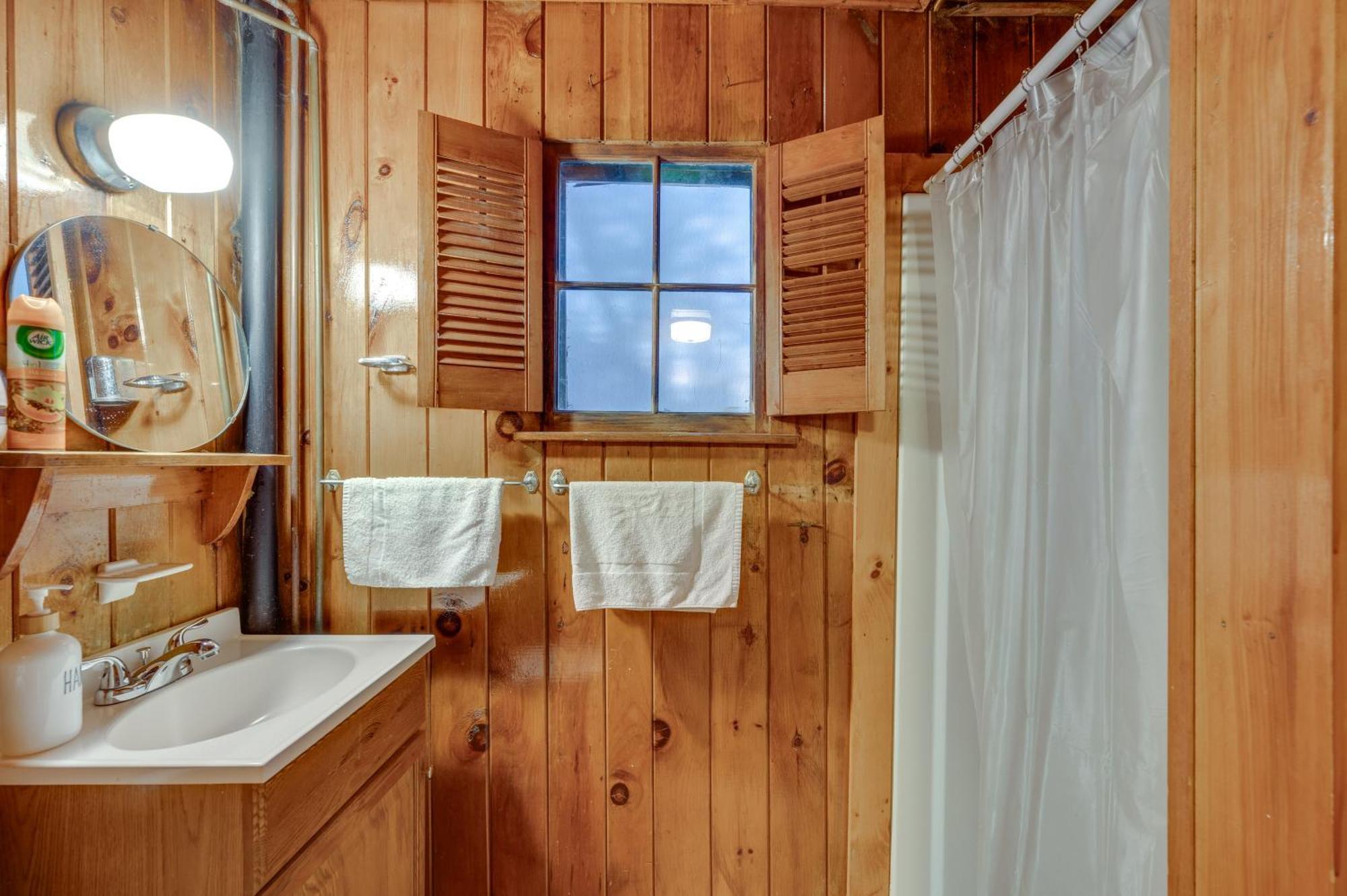 Cozy Laconia Studio With Pool Access - 2 Mi To Lake! Apartment Exterior photo